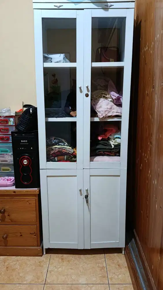 Lemari dua Pintu