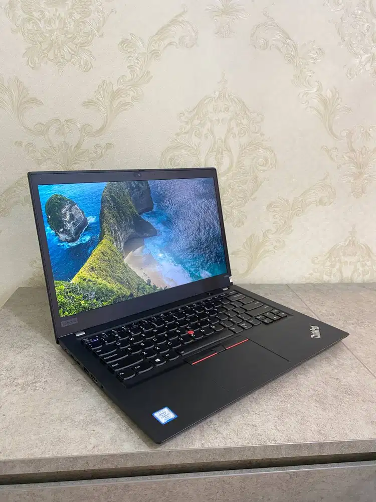 Lenovo ThinkPad T490s Intel Core i7 Gen 8 RAM 16 GB SSD 256 GB 14Inch