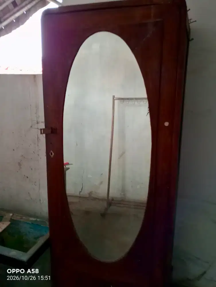 Lemari kayu jati
