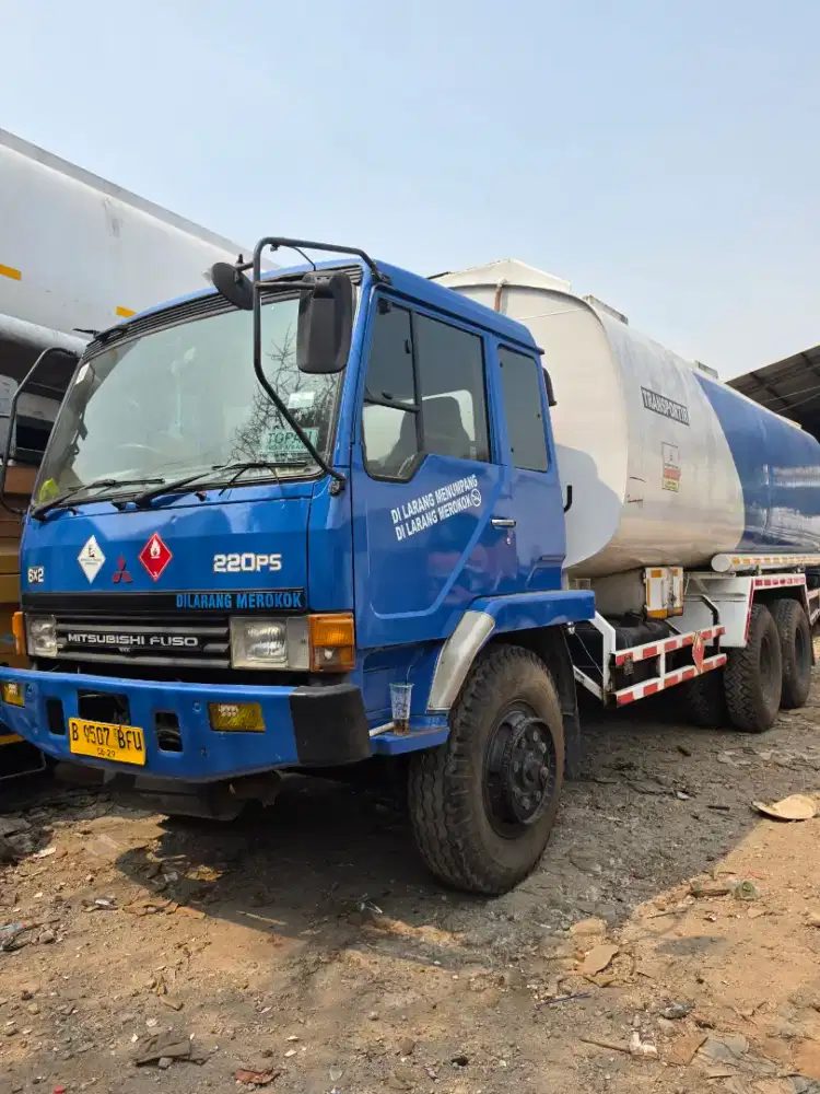 Hino fuso 220 ps 6x2 long sasis tronton thn 2014 tangki 20 ribu liter