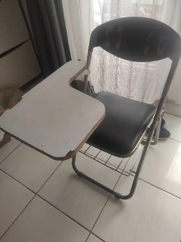 Kursi Lipat Dan meja Bekas