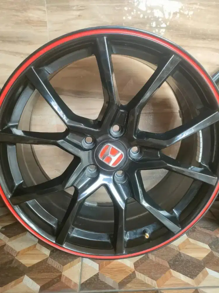 Velg 18 inchi pcd 5x114 hrv ,innova,crv,lexus