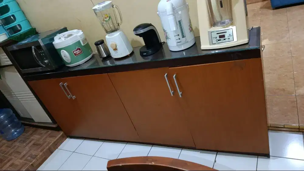 Lemari Panjang kayu