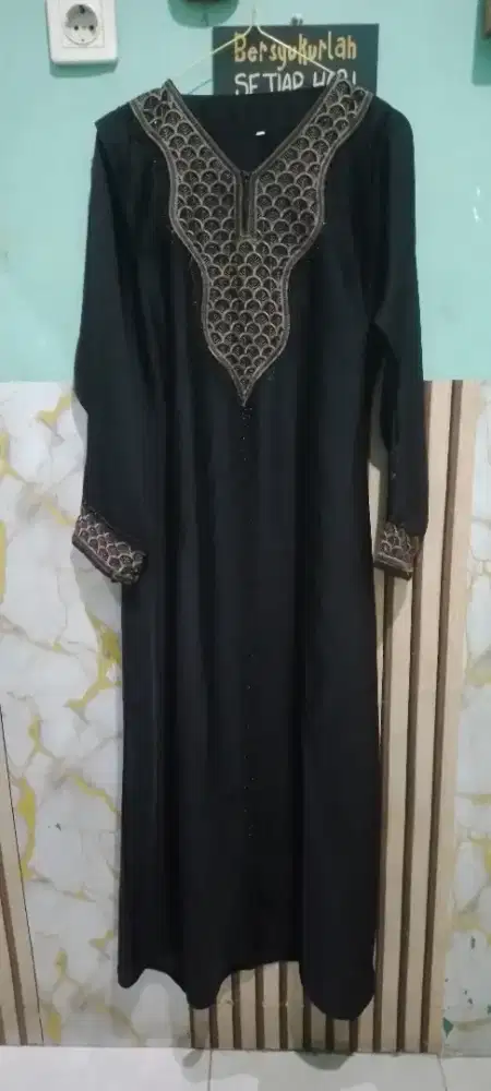 Abaya hitam bordir