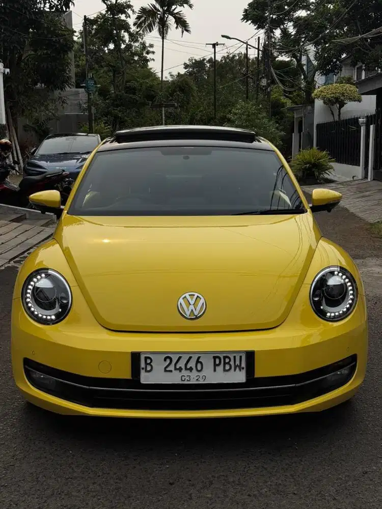 Vw beetle 1.4 2013 km 13 ribu asli seperti baru