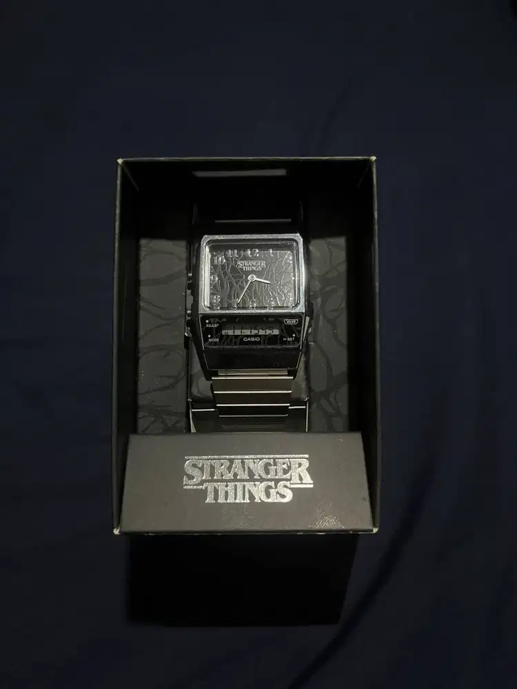 CASIO STRANGER THINGS AQ800E