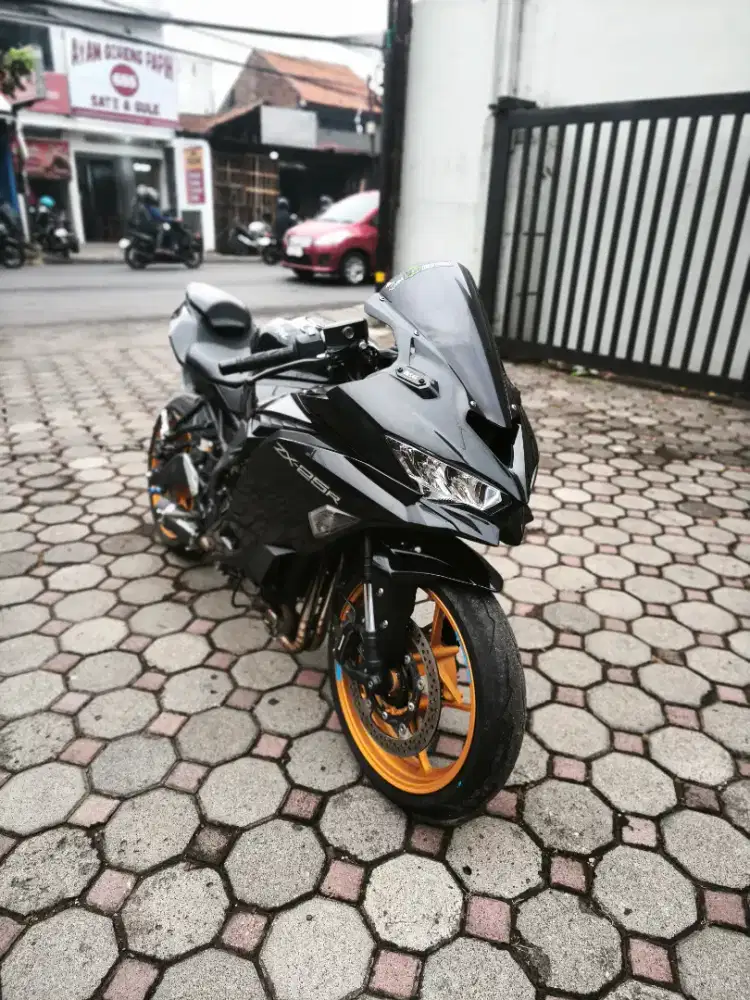 Kawasaki ZX 250R 2023