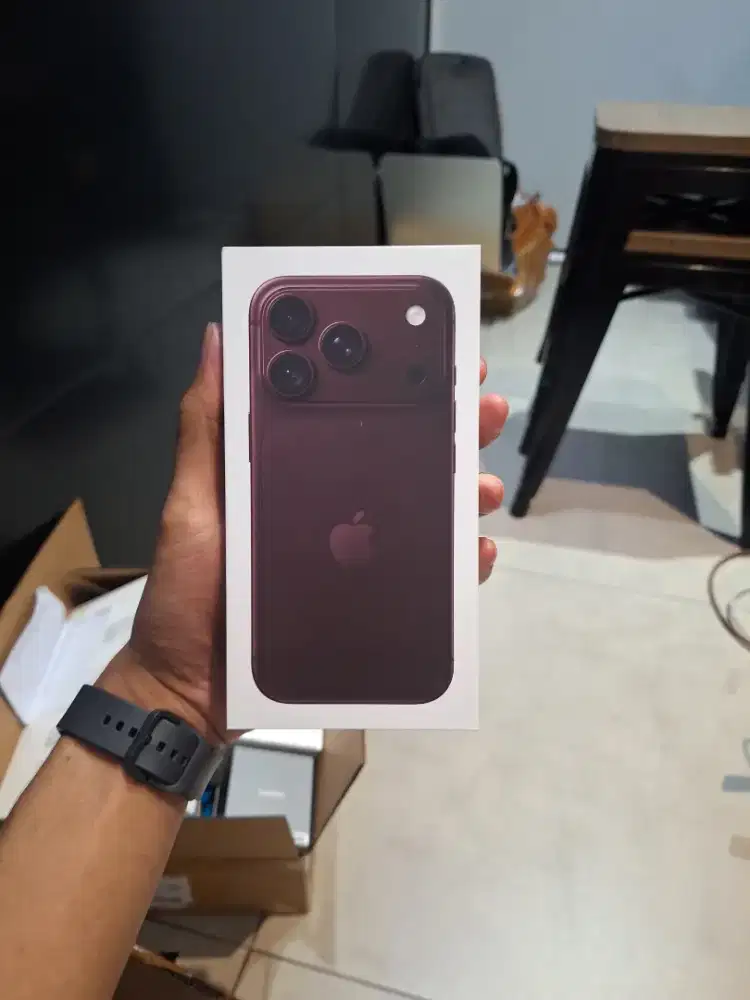 Iphone 18 pro burgundy 256