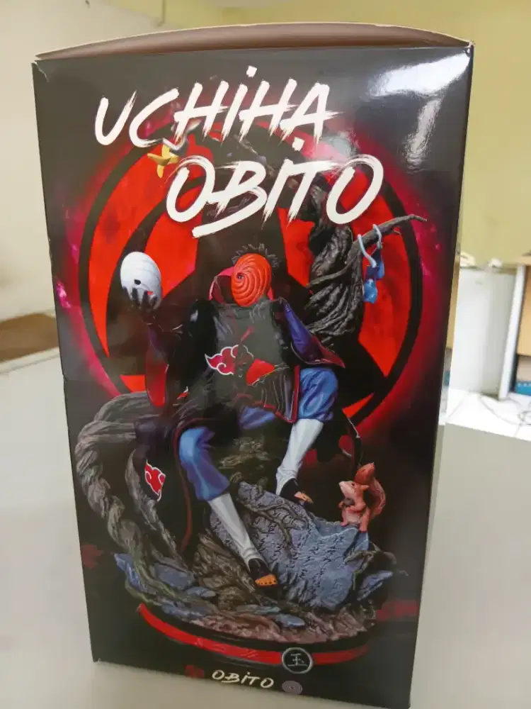 Figure patung uchica ltachi dan ubito