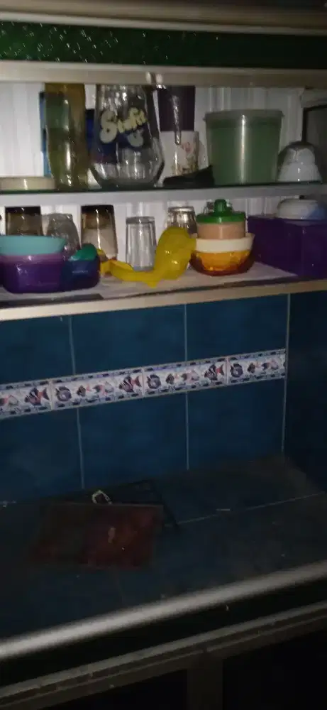 Lemari dapur rak piring