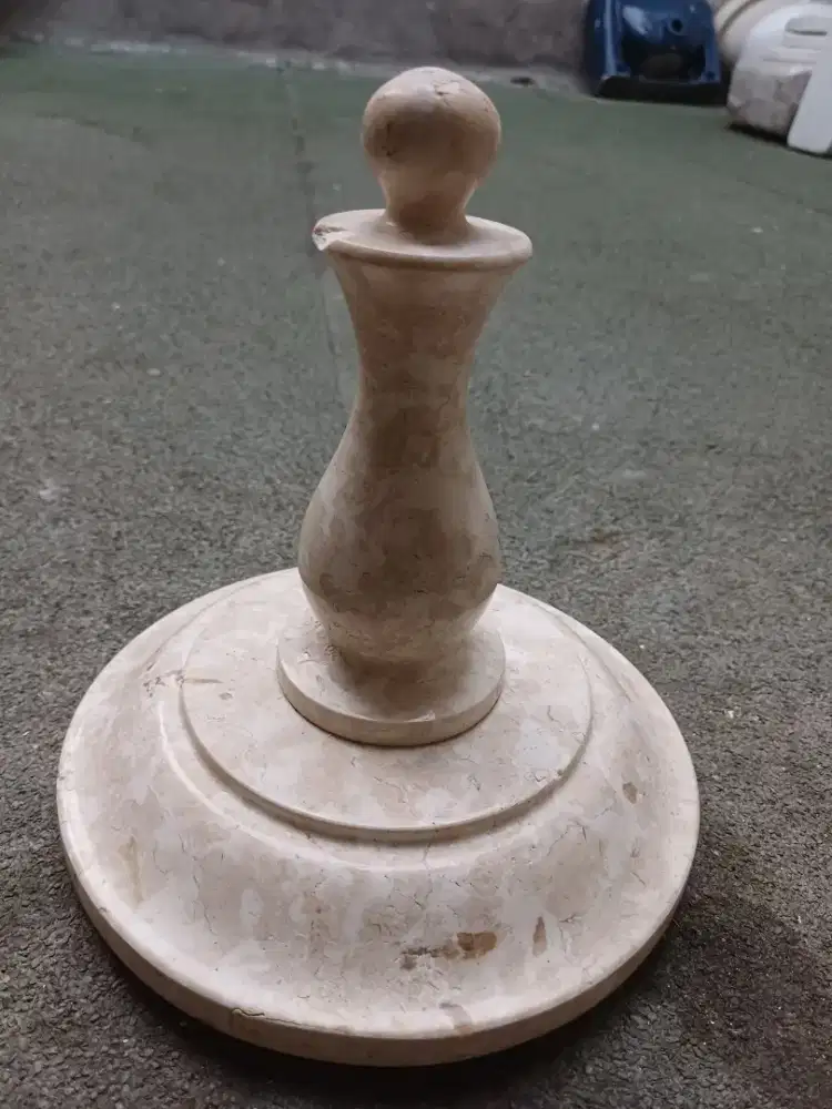 Pajangan Bentuk Bidak Catur
