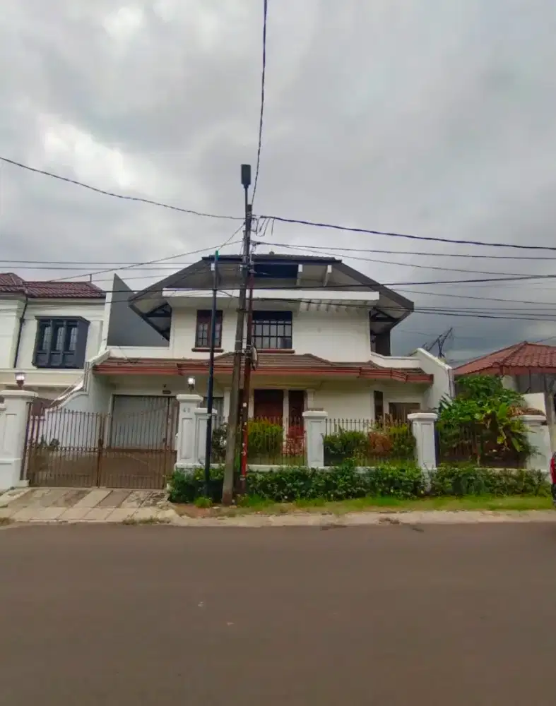 Rumah luas tingkat murah