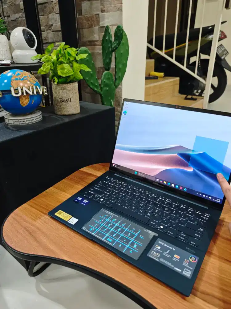 Laptop Asus ZenBook UX3405CA Ultra 5 16/1TB x rog msi nitro tuf