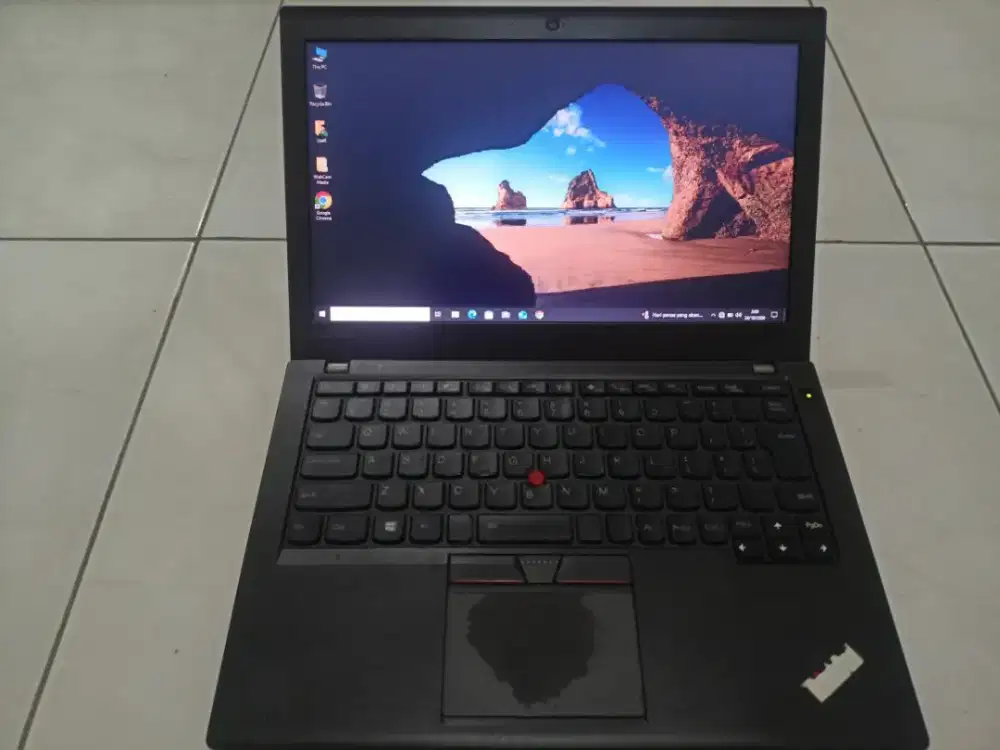 Lenovo thinkpad x260 i5 gen 6 ram 8gb ssd 128gb ngebut