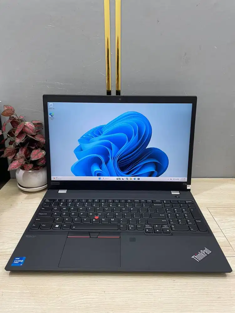 Laptop Thinkpad Lenovo P15s G2 i7-1185G7 RAM 16GB TS N-ETM