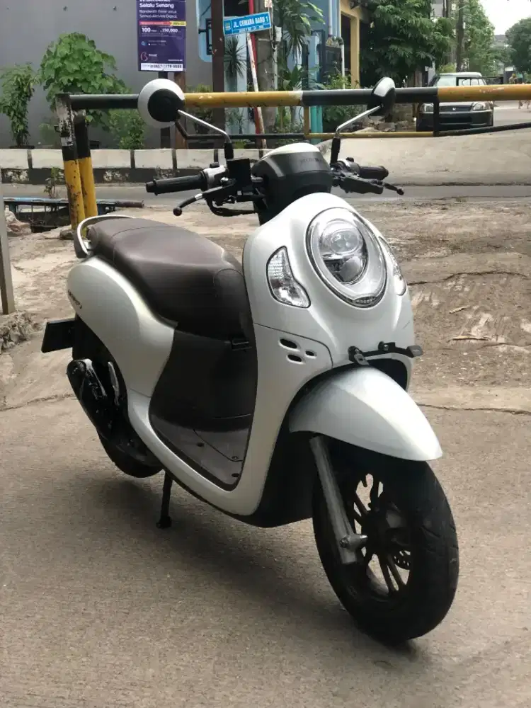 Honda Scoopy Prestige 2023 Putih Keyless