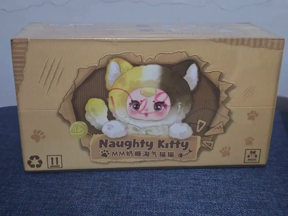 Boneka mini Naughty Kitty