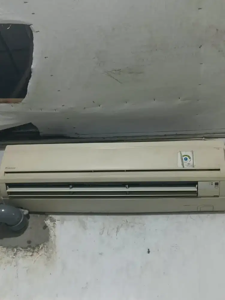 Dijual ac daikin 2pk. Normal dingin