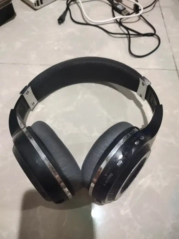Headset bluetooth bluedio