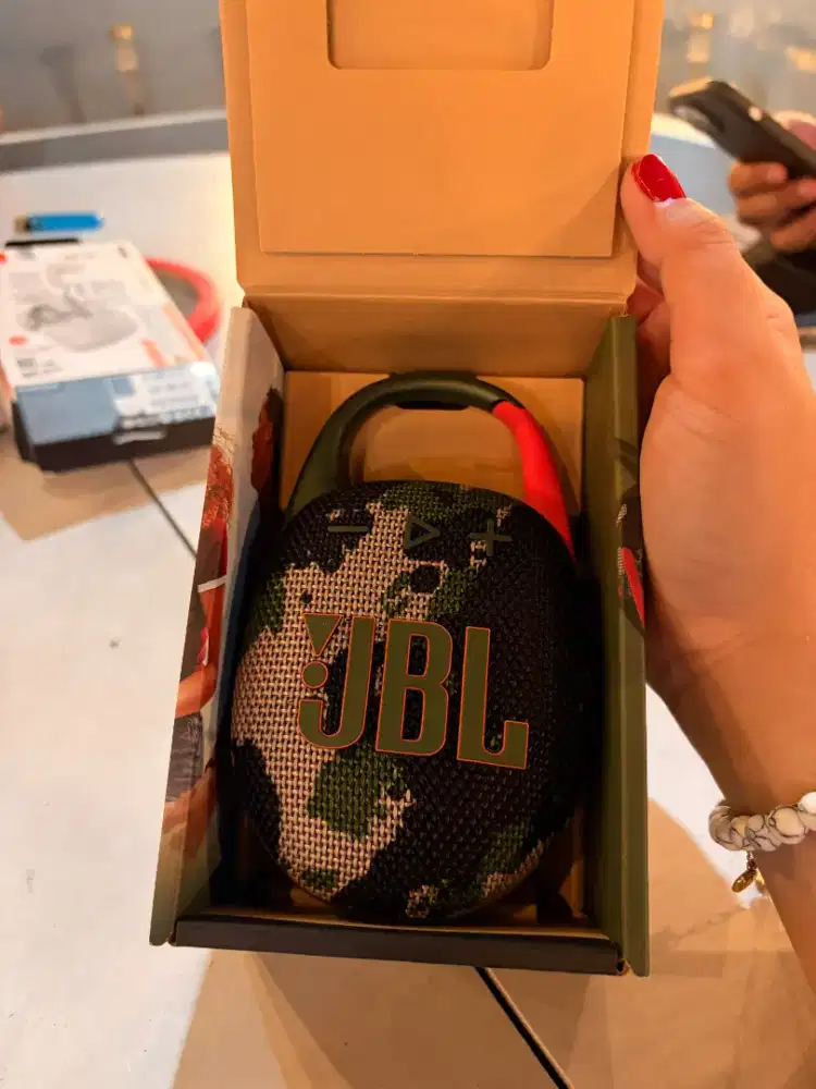 JBL CLIP 5 speaker