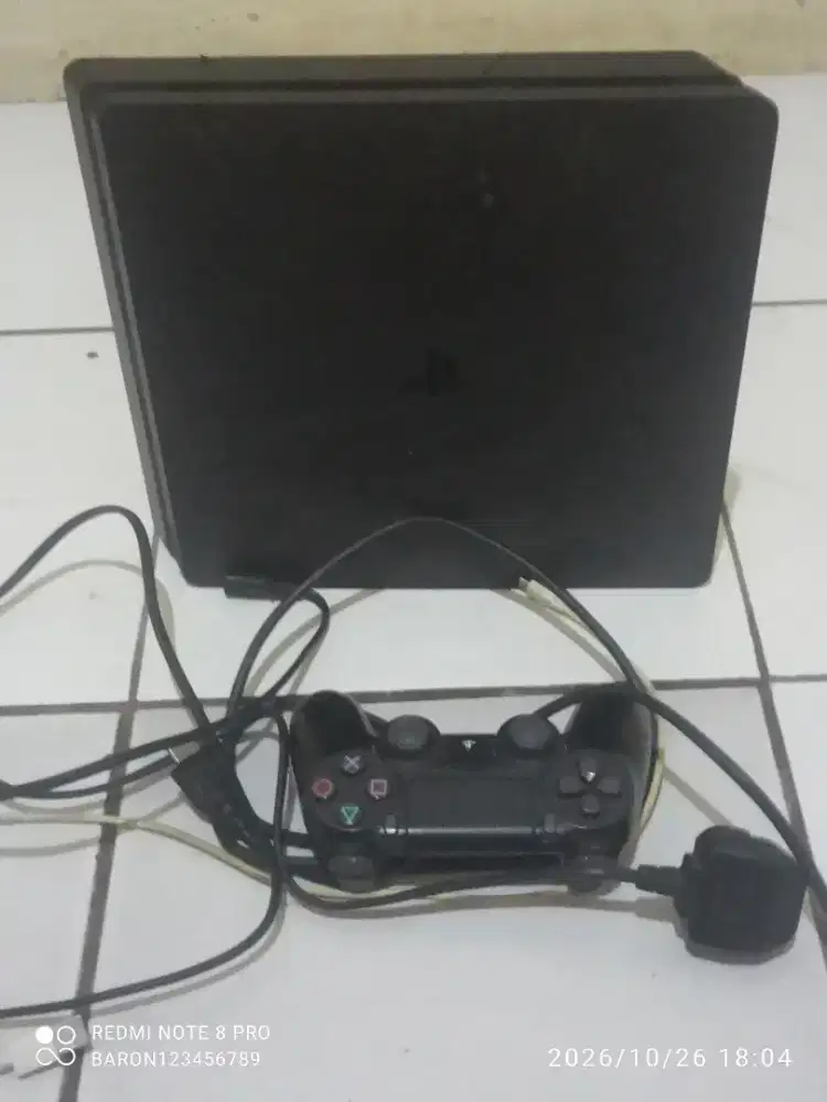 Di jual ps4 slim 1TB