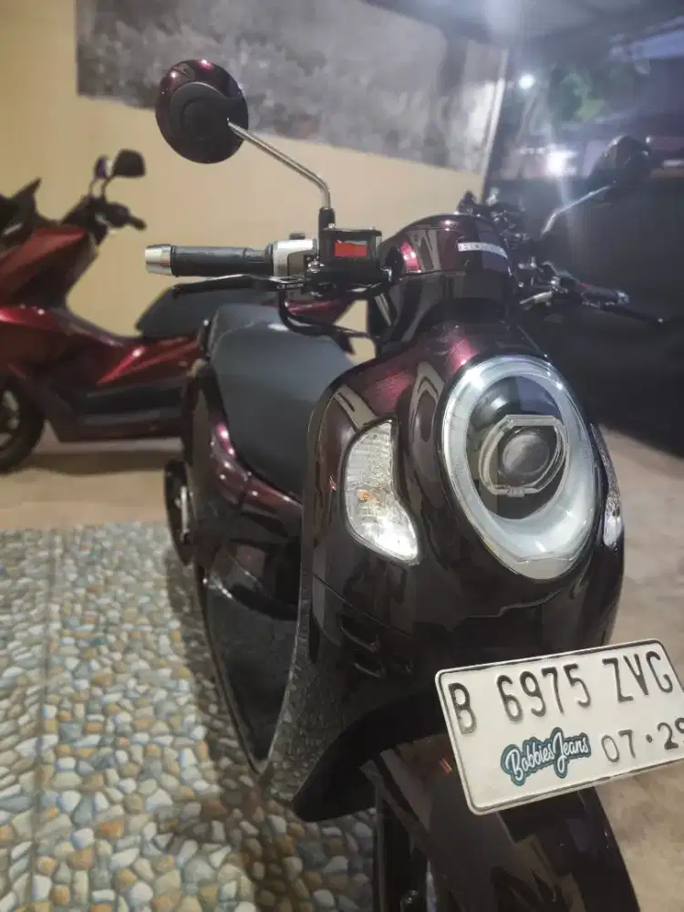 Scoopy Prestige Black 2024