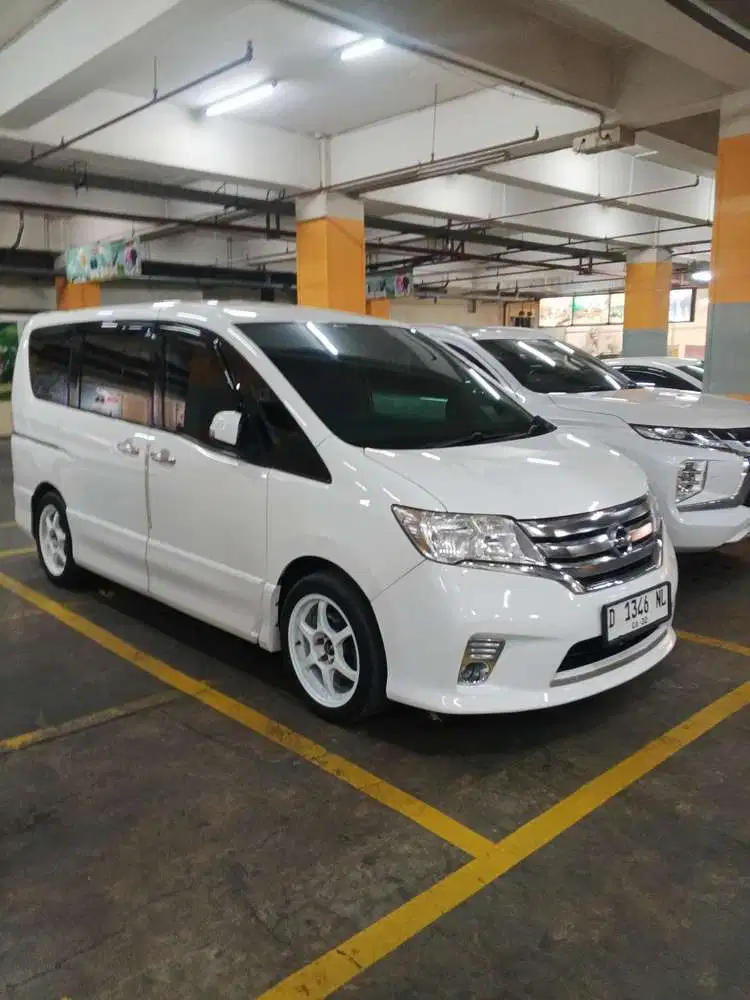 Nissan Serena 2013 Bensin