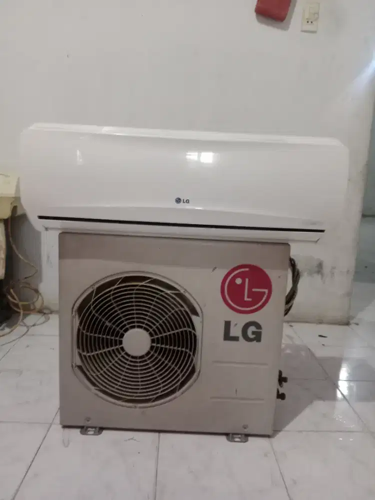 Dijual AC seken 1/2 pk merek LG siap pasang dan bergaransi