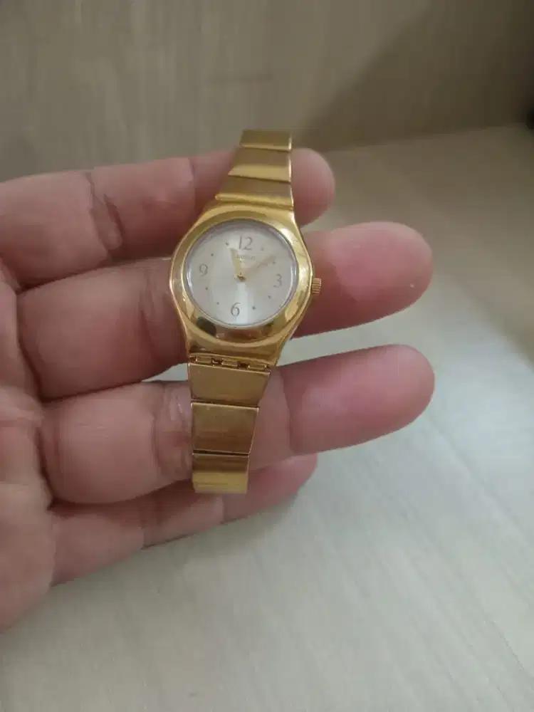 Jam tangan wanita swatch irony