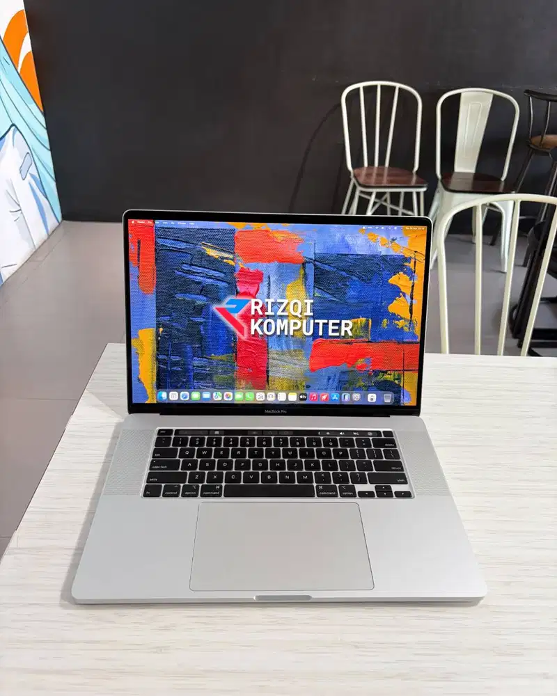 Macbook Pro 16 i7 2019 Touchbar Intel Core i7 RAM 16GB SSD 512GB