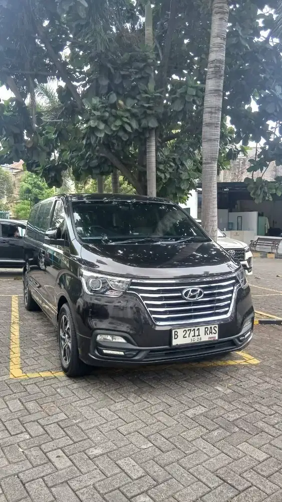 JUAL MOBIL HYUNDAI H1 2018