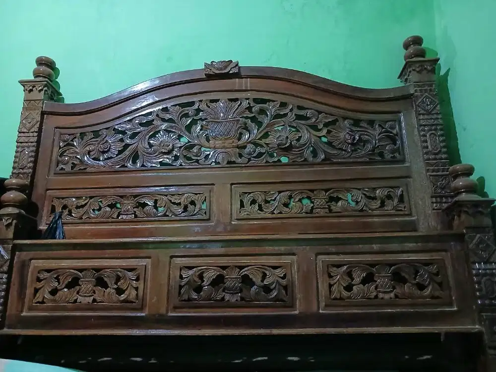 Di jual dipan kayu jati