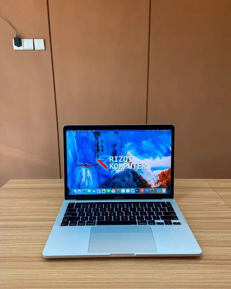 MacBook Pro i5 2020 Touchbar Intel Core i5 Ram 16GB Ssd 512GB