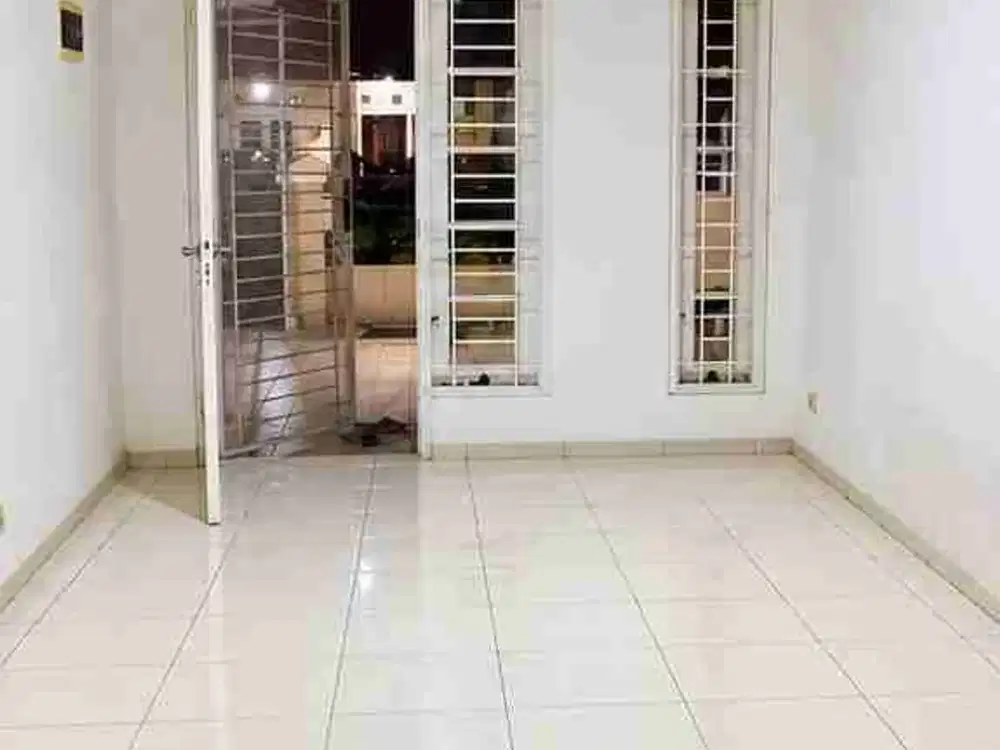 DISEWAKAN RUMAH STRATEGIS DI  METLAND MENTENG, CAKUNG JAKARTA TIMUR