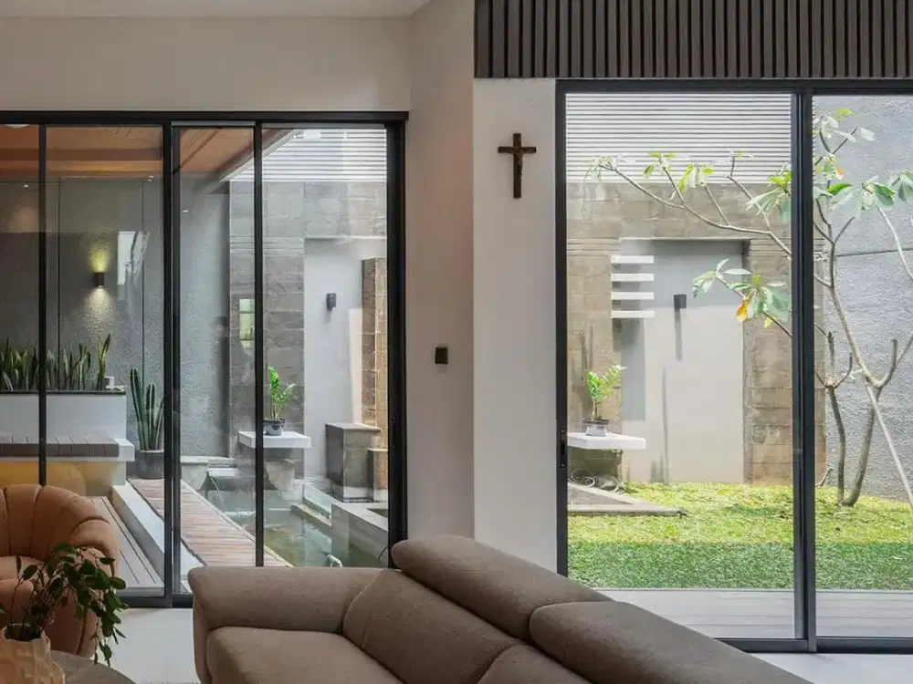 Rumah Cantik Furnished Siap Huni di Taman Kopo Indah 3