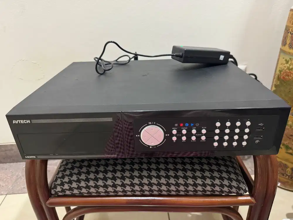 DVR CCTV 16 channel merk AVTech