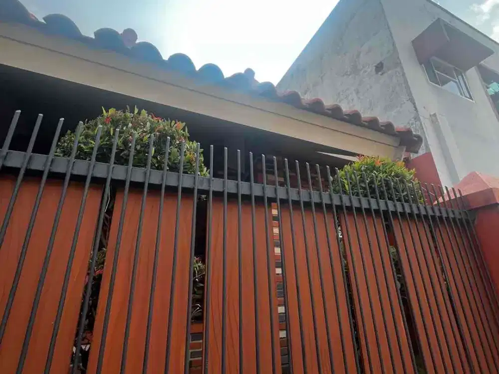 Jual Kost dan rumah di tengah kota Deket Ke Lap, Kerkop Jayaraga dll