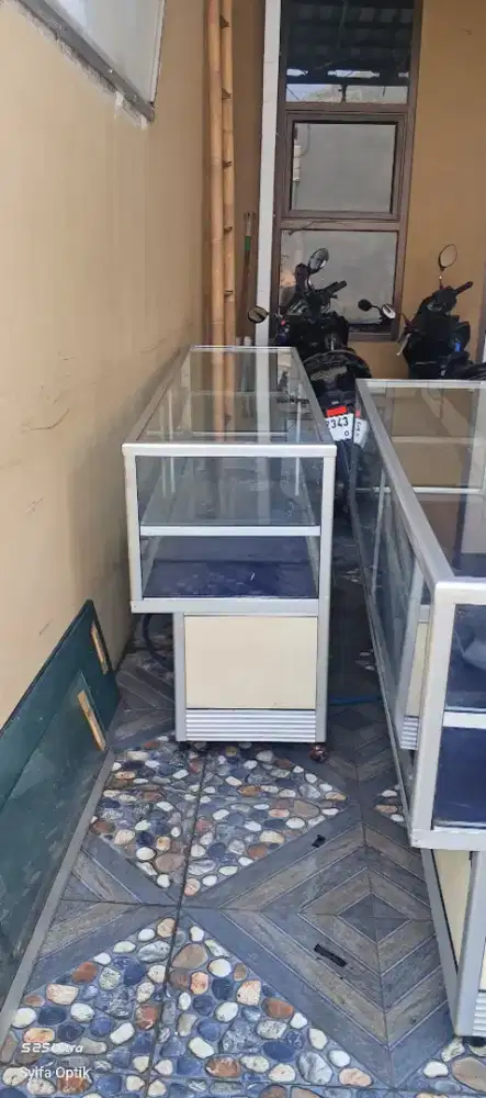 Etalase konter / Optik