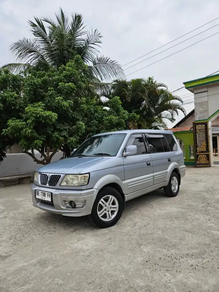 Mitsubishi kuda Grandia 2000cc manual antik terawat