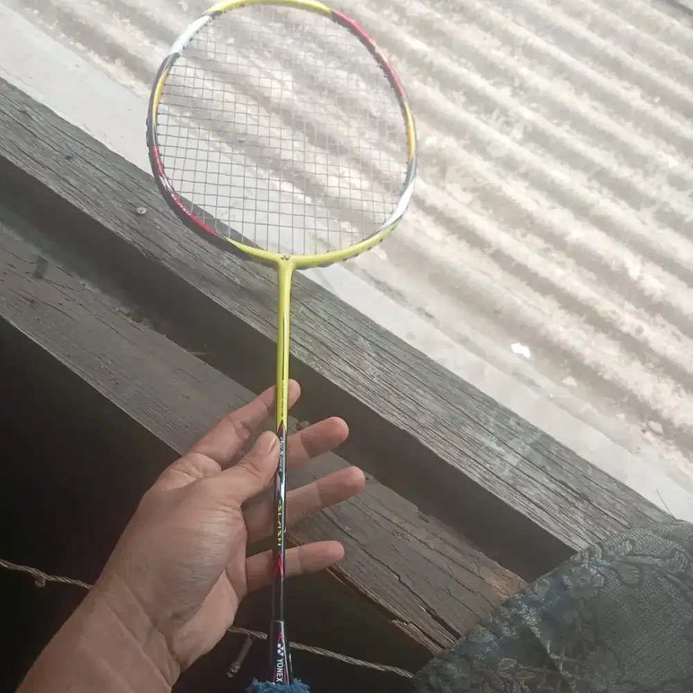 Raket badminton