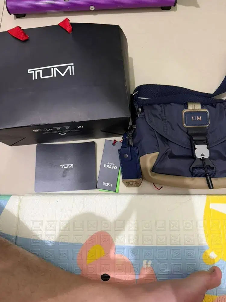 Tas selempang TUMI Bravo (Original)