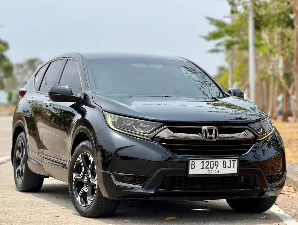 DP 5 JT!! HONDA CRV 2.0 MATIC 2018 ANTIK SPT BARU!!