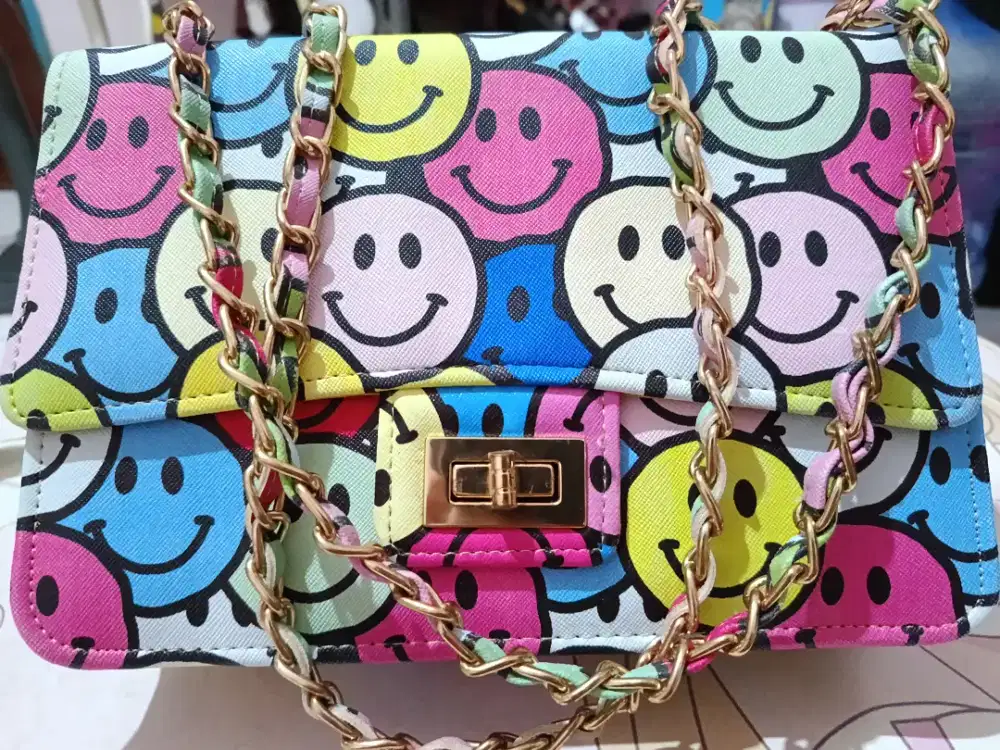 Tas selempang motif smile