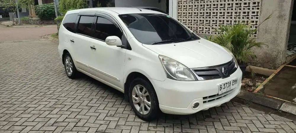Nissan Grand livina 2011 Bensin