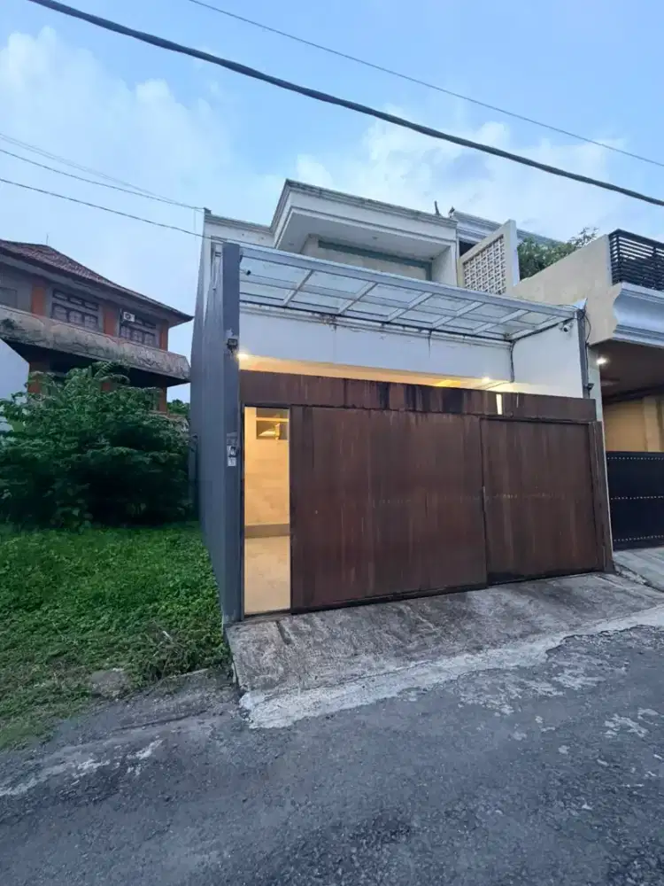 DI JUAL RUMAH MODERN MINIMALIS DI AREA JALAN MUDUTAKI, DENPASAR - BALI
