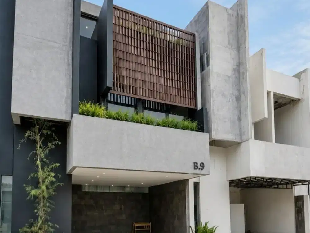 Jalan Utama. Rumah Cilandak Dijual. Lokasi ISTIMEWA, BRand NEW