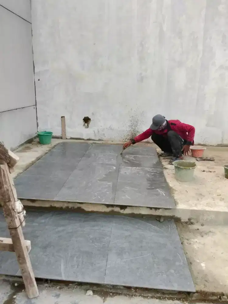 Tukang harian dan borongan