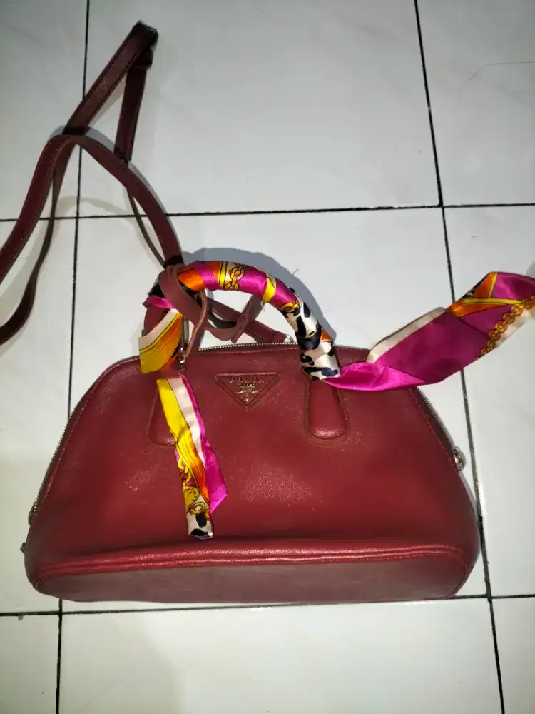 Tas selempang bekas