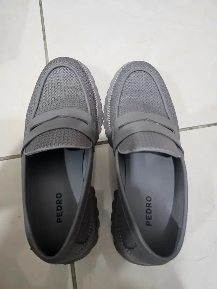 Di jual cepat (BU) Sepatu Sendal PEDRO size 41