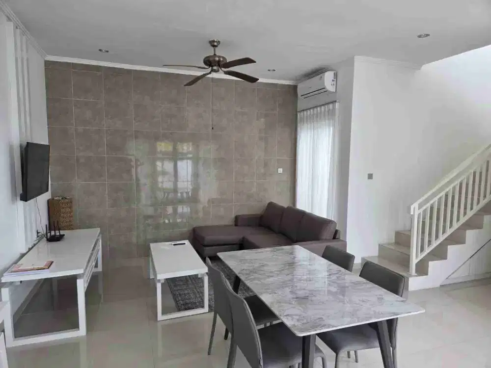 2 Bedroom villa fully furnished kerobokan strategis bebas banjir